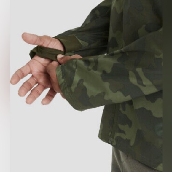 All In Motion Men's Camo Print Packable Jacket - - Picture 3 of 8